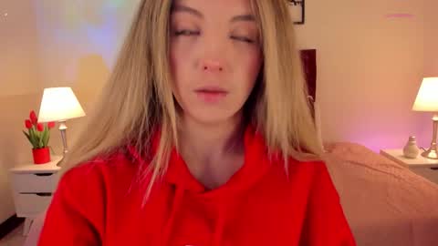 Bella Castillo online show from October 6, 12:33 pm