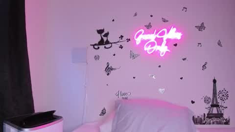 MissKarinaHilton online show from September 28, 3:17 pm