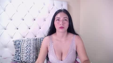 Danna online show from October 20, 3:59 pm