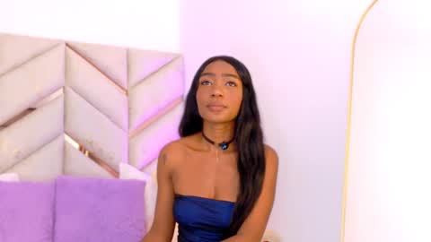 lyly  independient model online show from September 24, 5:45 pm