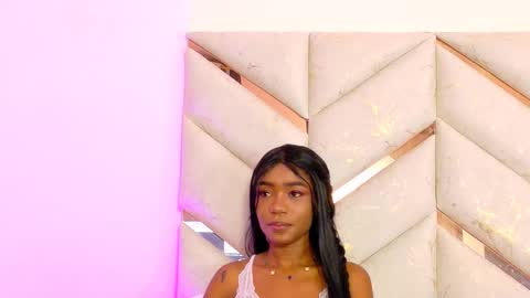 lyly  independient model online show from March 20, 5:18 pm