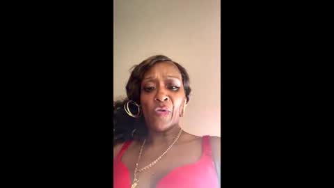 missloca69 online show from April 17, 8:33 pm