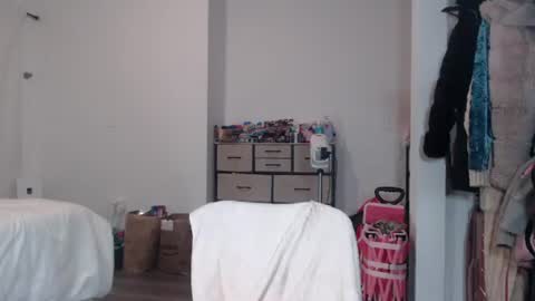 kourtn3ylov3  twitter online show from March 28, 10:48 am