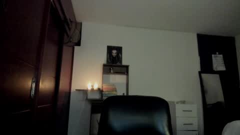 Lucye Robbie online show from April 28, 11:08 pm