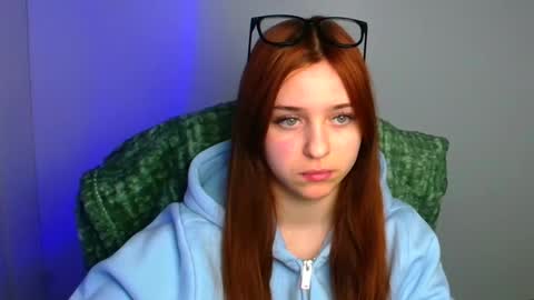 Mia online show from February 4, 1:14 pm