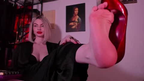   online show from February 21, 1:11 pm