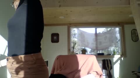 Maxxx online show from December 13, 8:47 pm