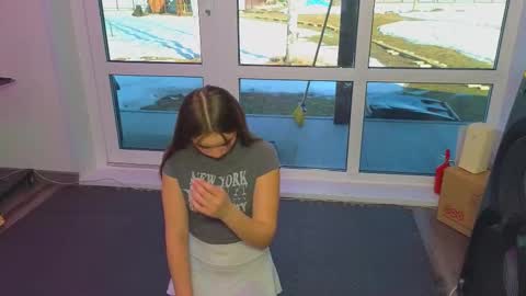 . online show from March 19, 9:02 am