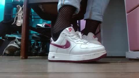 TELL ME MISS online show from March 12, 6:10 pm