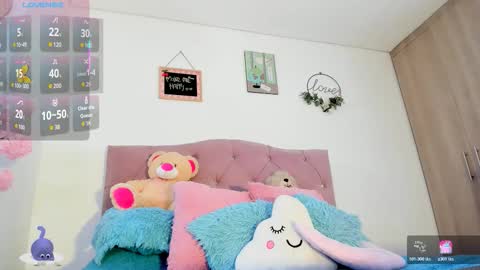 ... Independent model online show from October 18, 3:09 am