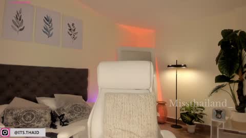 Fernanda Davila online show from January 22, 11:11 pm