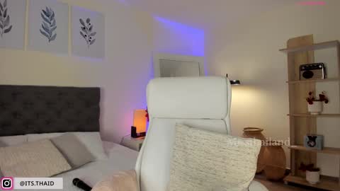 Fernanda Davila online show from February 4, 11:49 pm