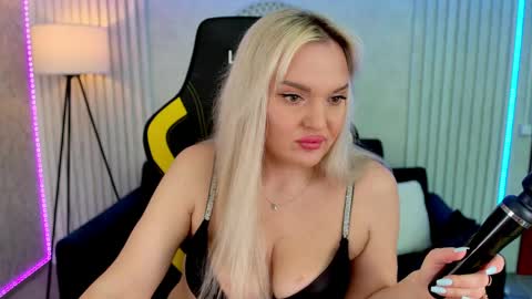 missyymarty online show from April 12, 7:55 am