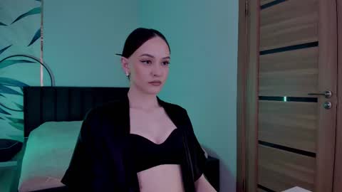 Mistress Mia online show from October 4, 7:40 pm