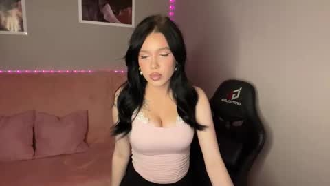 Mia online show from September 22, 7:12 pm