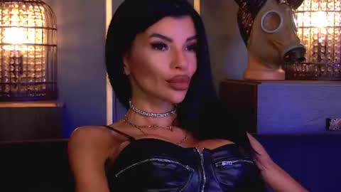 Elenia online show from July 4, 10:00 am