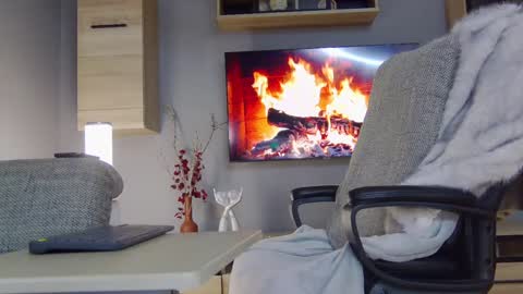 MitressEllie--Your Bratty Miss online show from December 9, 8:44 pm