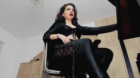 YourGoddessM online show from December 27, 10:37 pm