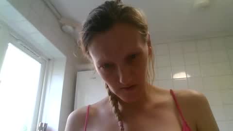 mistressmilly32 online show from June 2, 11:33 am