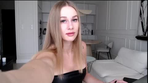 mistressuniverse online show from October 12, 7:55 am