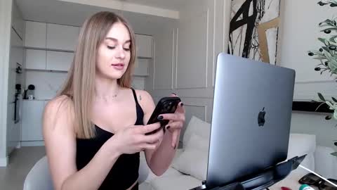 mistressuniverse online show from March 9, 10:51 am