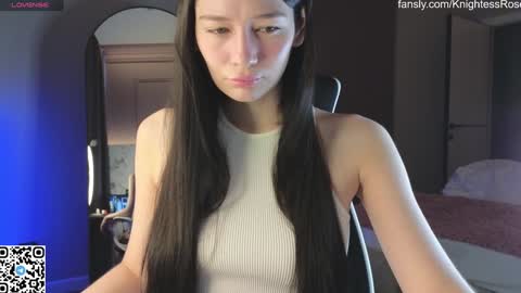 misty_roseee online show from January 23, 6:49 am