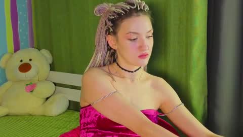 alice online show from February 12, 10:37 pm