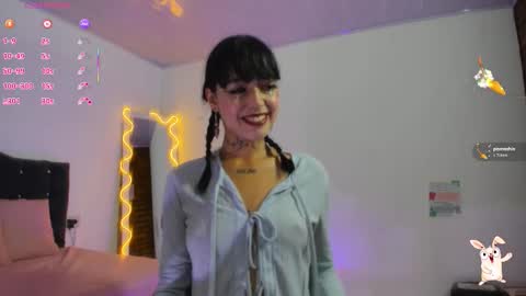 mitzi_tay1 online show from December 1, 3:21 am