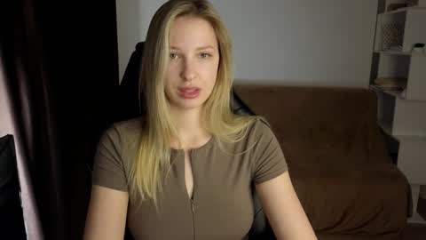 Lili online show from December 28, 5:25 pm