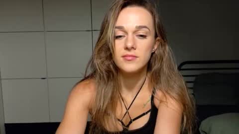 mmminnie online show from November 26, 7:48 pm