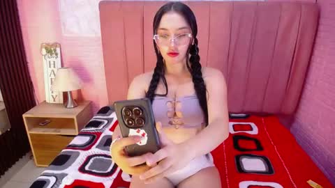 Nicolle online show from June 3, 4:24 am