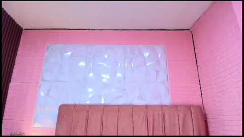 Nicolle online show from July 17, 3:33 am
