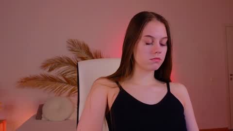 Molly online show from December 15, 9:31 pm