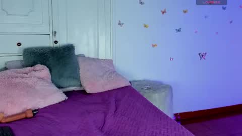    Follow me and rate me  online show from July 22, 2:07 pm