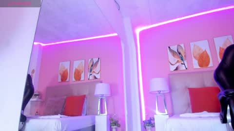    online show from April 4, 12:26 pm