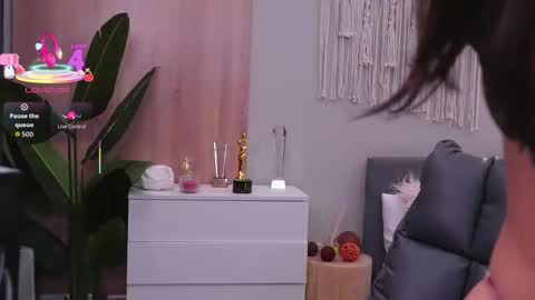 Molly online show from October 5, 1:10 am