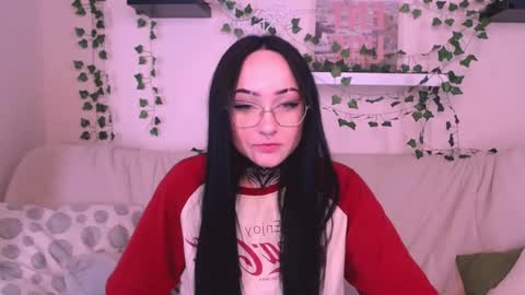 molly_kisss online show from September 14, 4:10 am