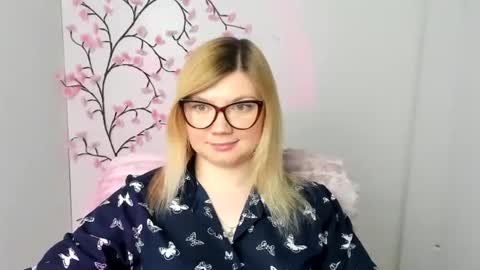 Molly online show from March 13, 4:52 pm