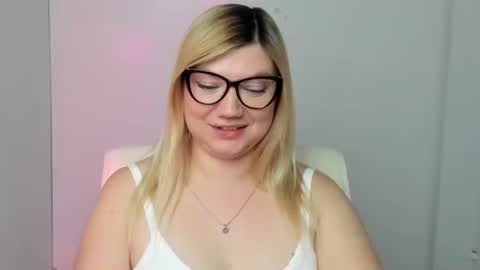 Molly online show from September 19, 12:04 pm