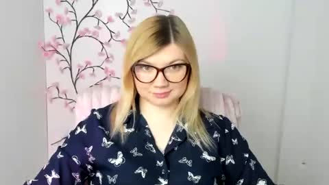 Molly online show from March 16, 12:20 pm