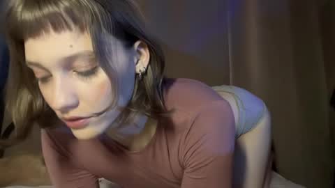 molly_poly online show from April 17, 3:36 pm