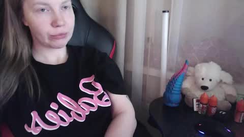 I have new photos come and see with love Molly online show from February 5, 3:04 pm