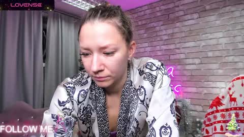 hi im Molly heregreat boobs big heart  warm pussy  online show from January 9, 11:34 pm