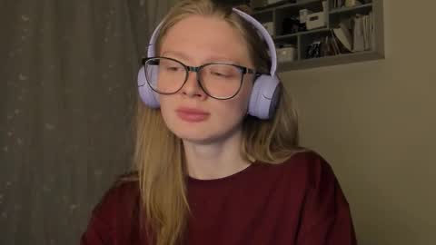 mollytucker online show from September 18, 3:10 pm