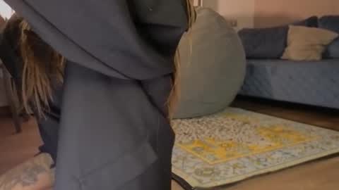 Molly online show from November 17, 11:55 am