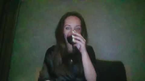 momentmember online show from April 16, 9:36 pm