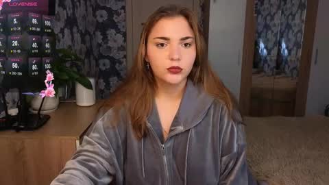 Leah online show from October 3, 10:42 am