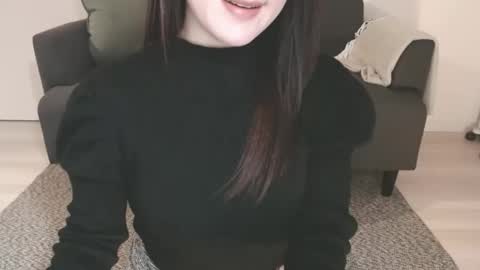 Momo online show from March 9, 11:35 pm