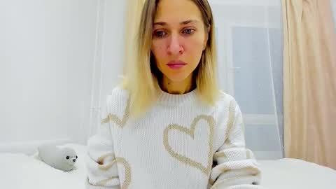 Mona online show from December 11, 5:10 am