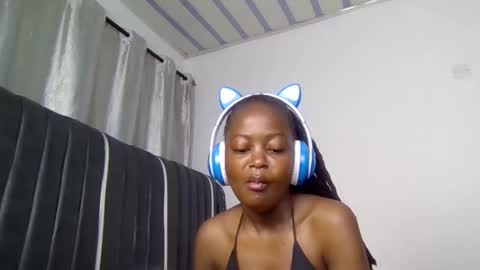 Mona online show from November 29, 2:15 am